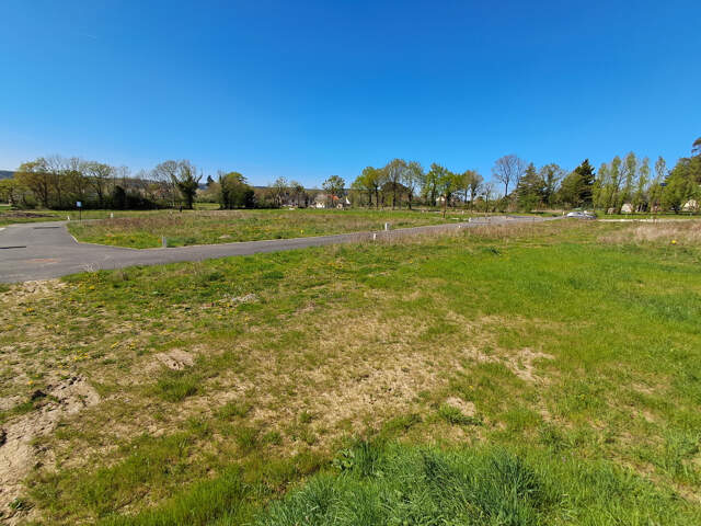 Terrain viabilisé de 416 m2 idéalement placé. — photo du bien
