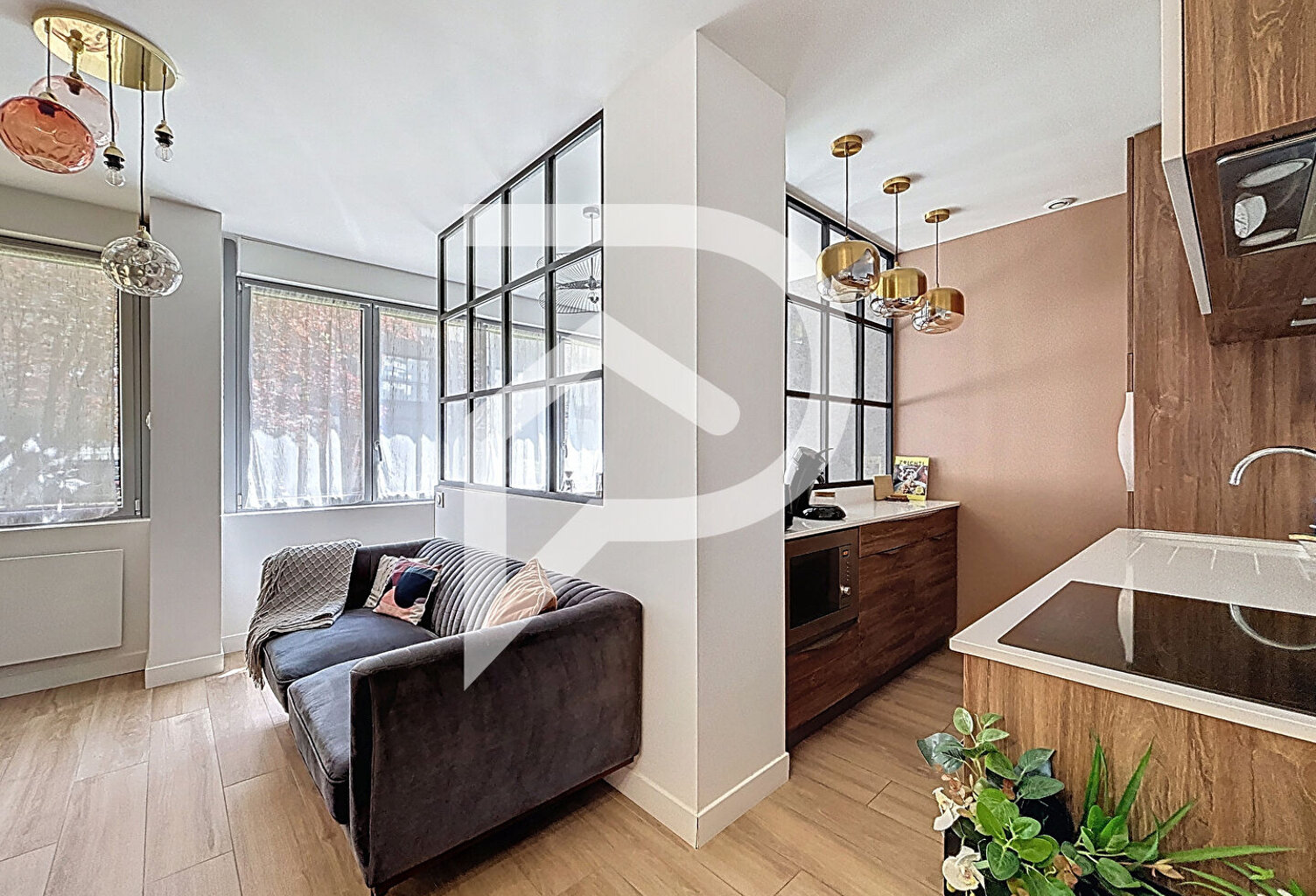 Suresnes limite Puteaux - Appartement meublé 29 m² - Rez-de-j... — photo 1