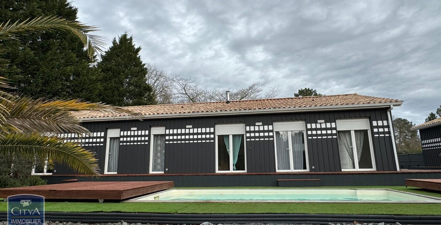 Vente maison 7 pièces 140 m² Hourtin (33990) — photo 1