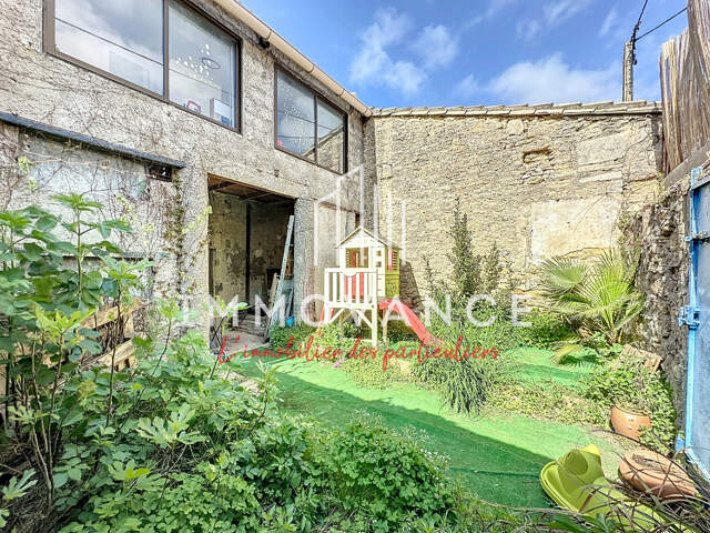 Maison de village 4 pièces de 107m2 élevée d'un étage avec j — photo du bien