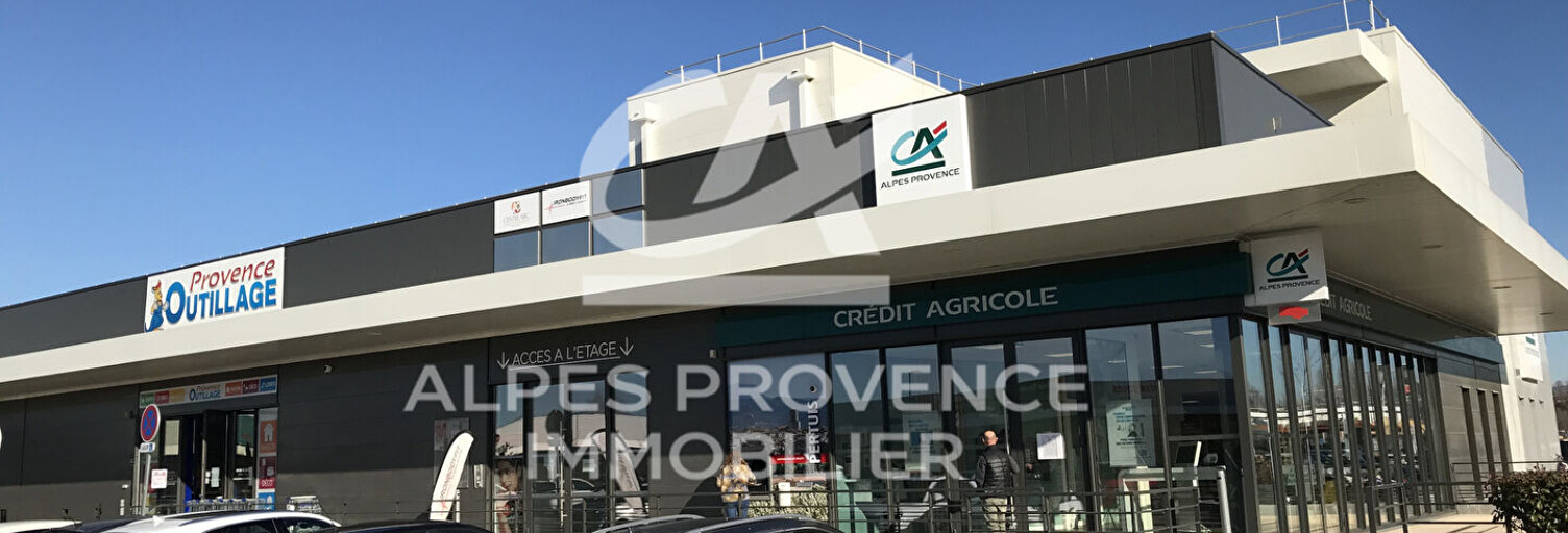 Bureau  810 m² à louer à Pertuis (84120)