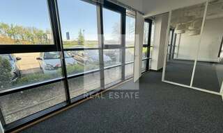 Bureau  232 m² à louer à Saint-Priest (69800)