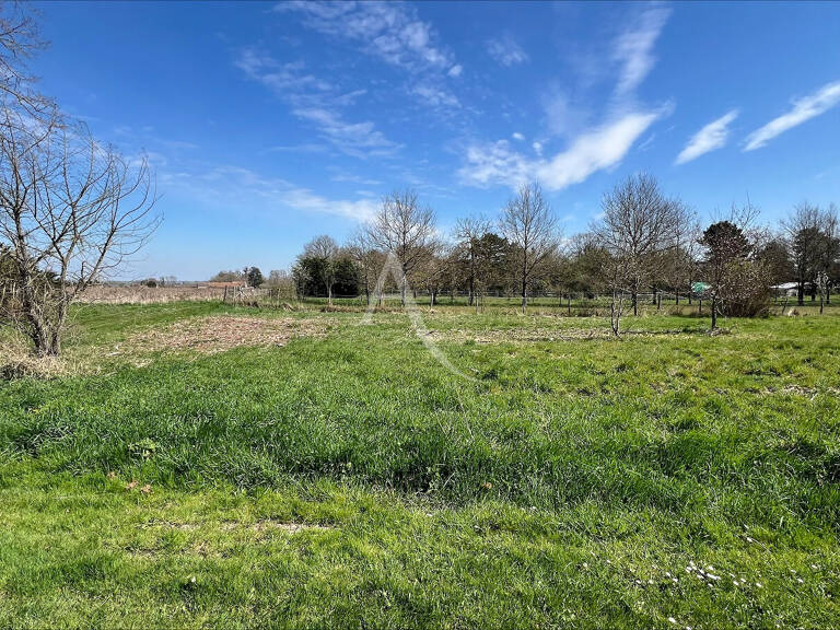 Terrain Vrigny 601 m2 — photo 1