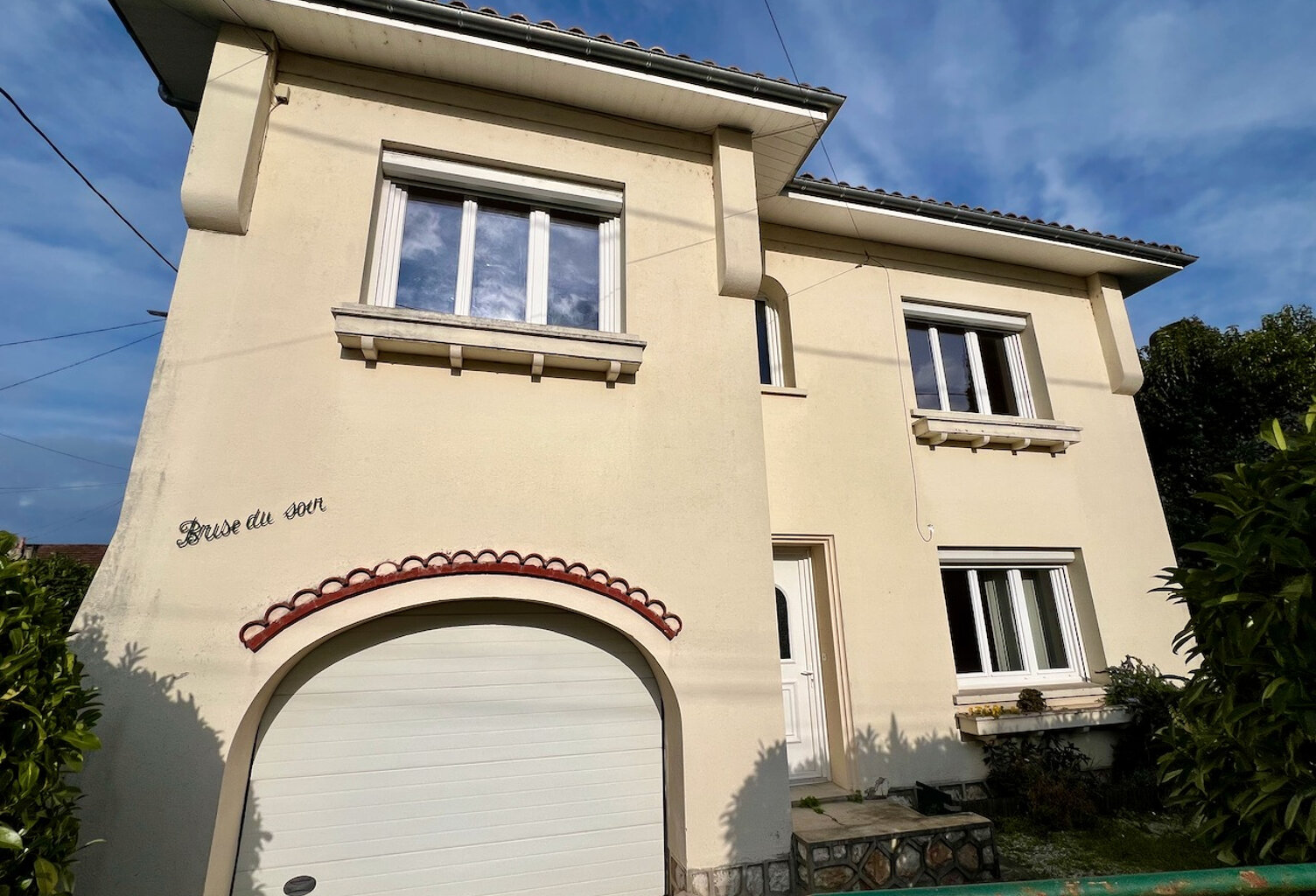 Maison en pierres d'environ 108m2  à Villeneuve sur Lot, proche des commerces à pied avec jardin. — photo 1
