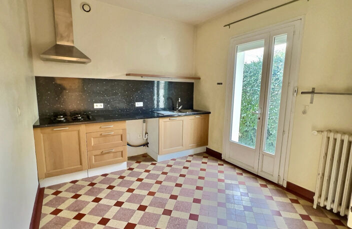 Maison en pierres d'environ 108m2  à Villeneuve sur Lot, proche des commerces à pied avec jardin. — photo 4