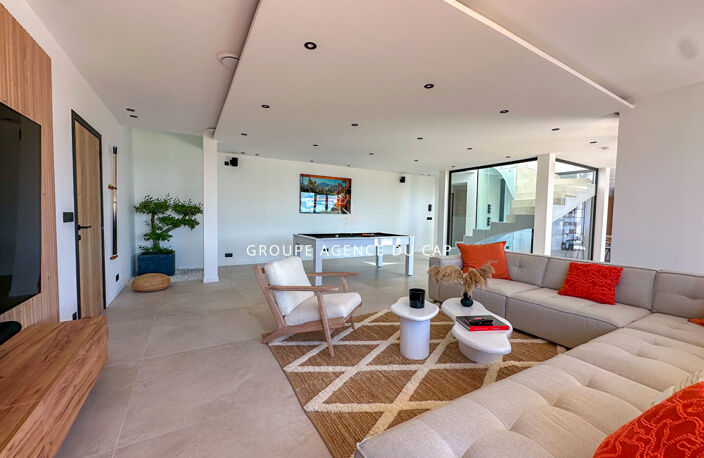 VILLA DE 260M2 AVEC VUE MER PISCINE JACUZZI,A 300 MÈTRES DES PLAGES DES ISSAMBRES — photo 3