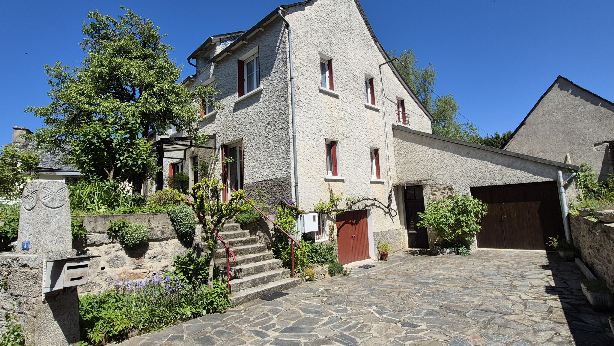 Villa / Maison  T5 à vendre Campuac 12580