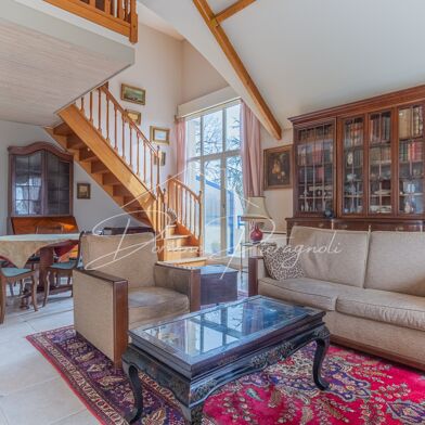 Appartement 6 pièces 695400 €