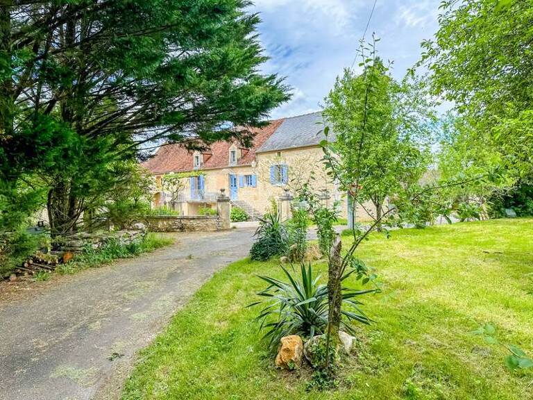 Maison en pierre de 4 pièces principales — photo 1