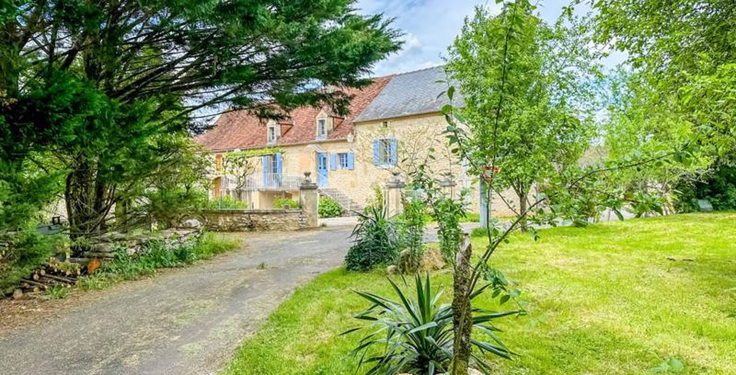Maison en pierre de 4 pièces principales — photo 1