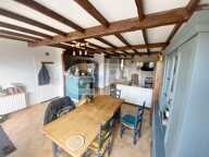 Réf:8021 Neuville de Poitou, Immeuble comprenant au rdc, un loc — photo 2