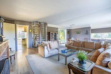 Maison 9 pièces 604200 €