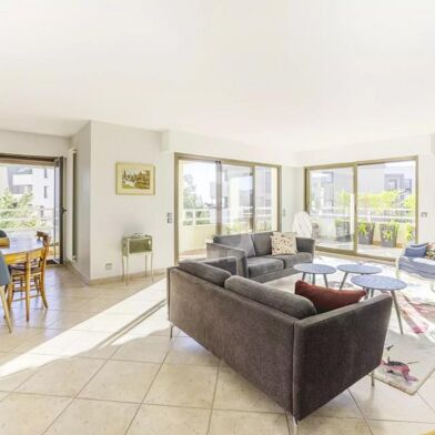 Appartement 4 pièces 749000 €