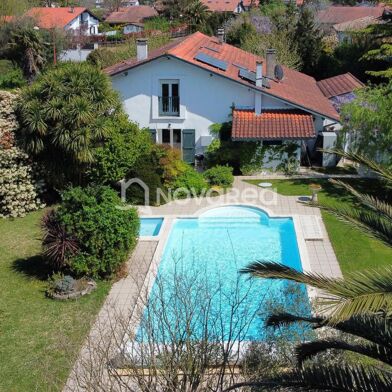 Maison 9 pièces 810000 €