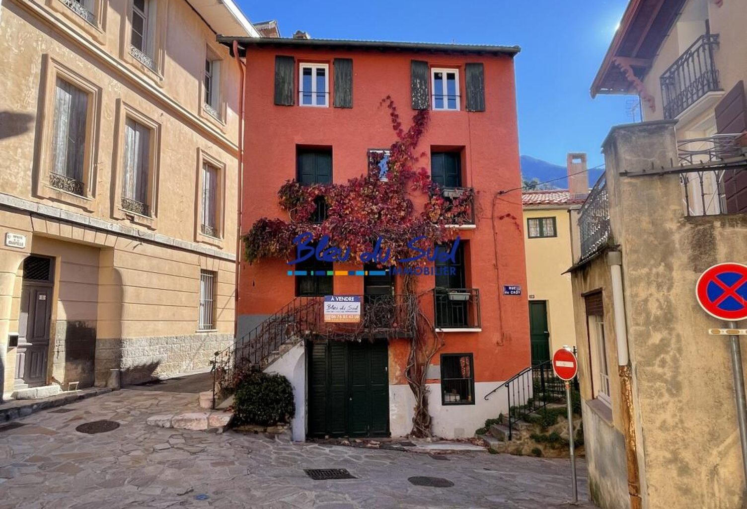 Maison de village 3 faces plein centre — photo 1