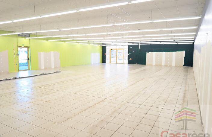 Immeuble commercial — photo 4