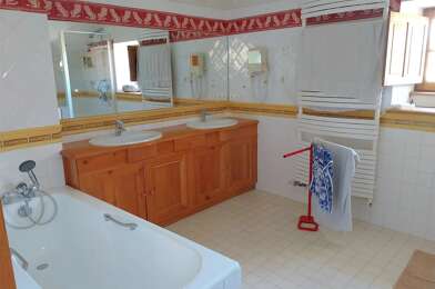 Maison 18 pièces 845000 €