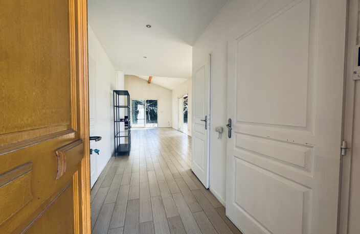 À LOUER   Maison meublée 128 m2   Belmont d'Azergues (69380) — photo 2