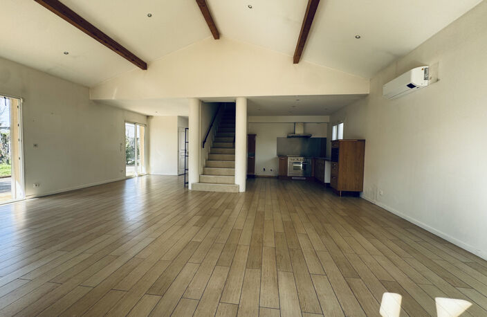 À LOUER   Maison meublée 128 m2   Belmont d'Azergues (69380) — photo 4