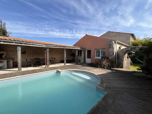 Maison plain-pied - SAINT MÉDARD D'AUNIS — photo du bien