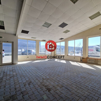 Commerce  239000 €