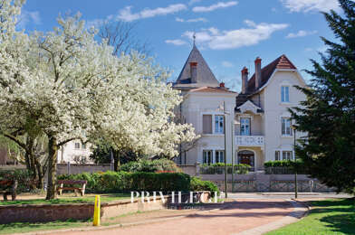 Maison 8 pièces 1090000 €