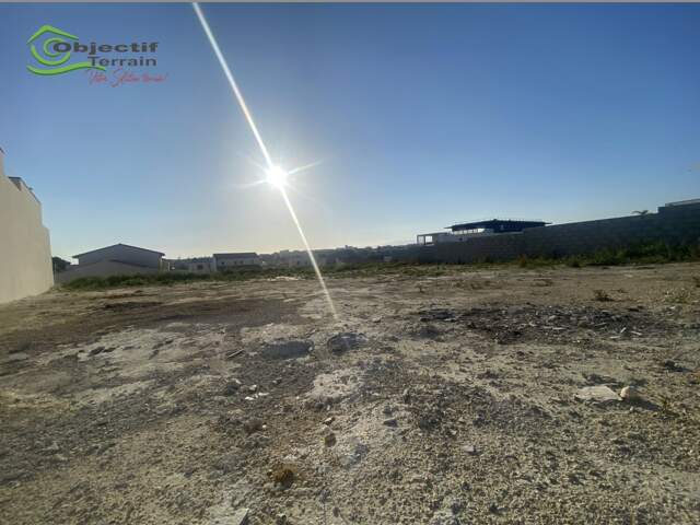 Terrain constructible — photo du bien