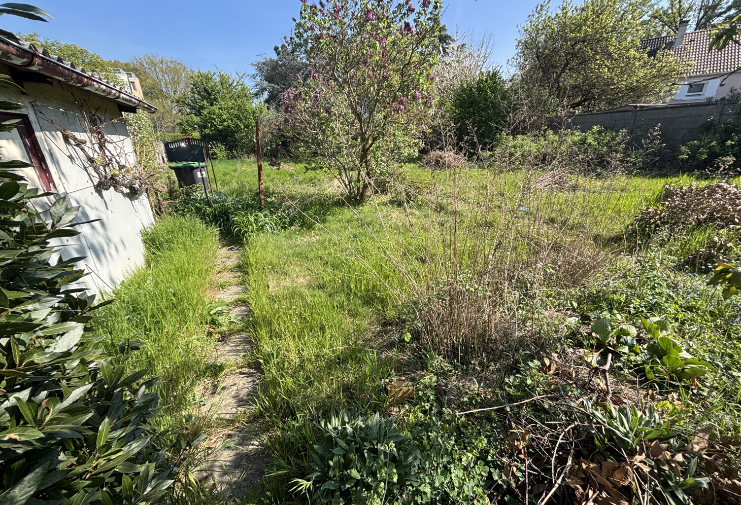 Terrain à bâtir sur la commune de Ste Geneviève des Bois — photo 1