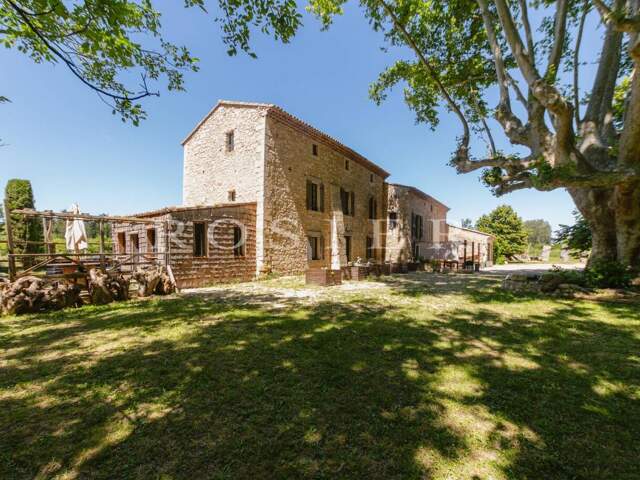 Vente - Pernes-Les-Fontaines - Authentique mas du XVIIIᵉ entière — photo du bien