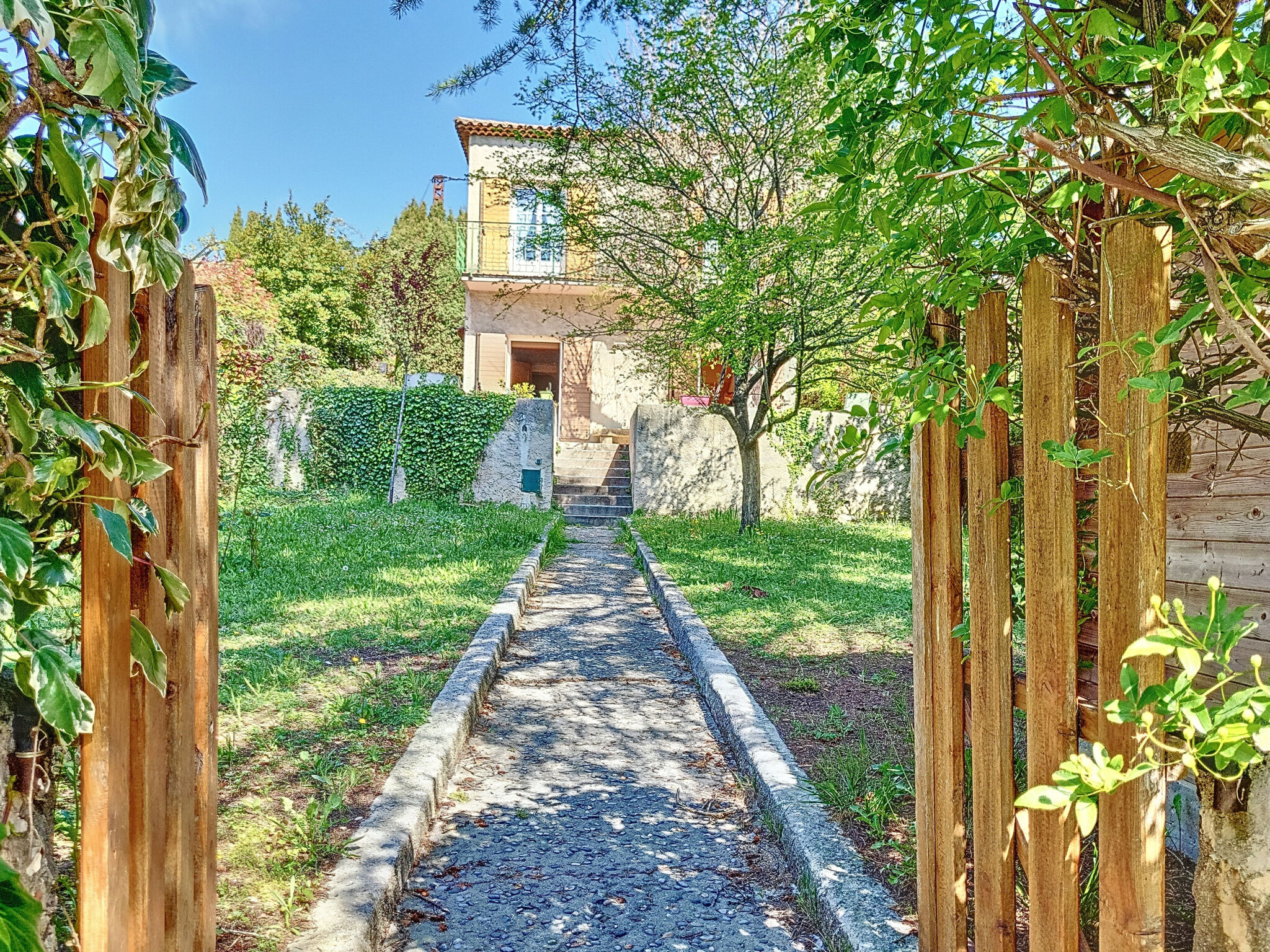 Villa / Maison 9 pièces  à vendre Aix-en-Provence 13090