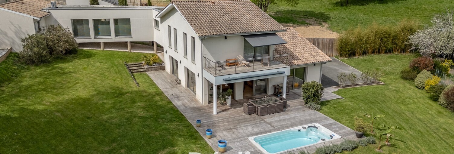 Maison 5 Pièces 210 m² à vendre à Fargues-Saint-Hilaire (33370)