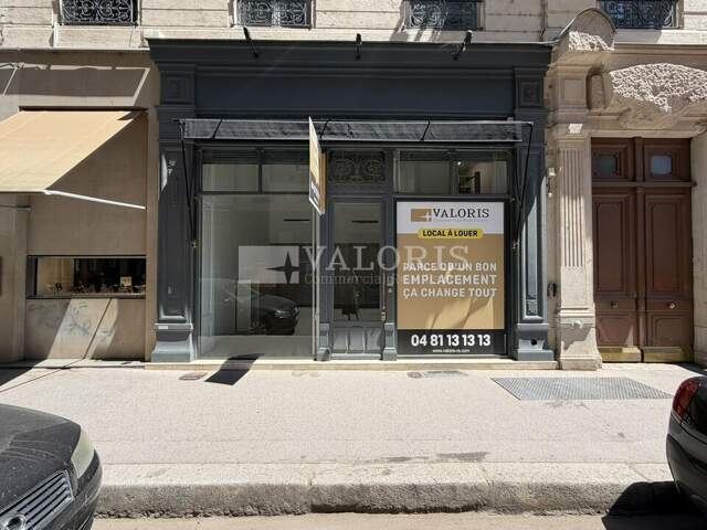 LOCAL COMMERCIAL à LOUER — photo du bien