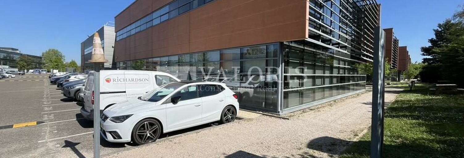 Commerce  547 m² à louer à Saint-Priest (69800)