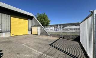 Commerce  271 m² à louer à Vaulx-en-Velin (69120)