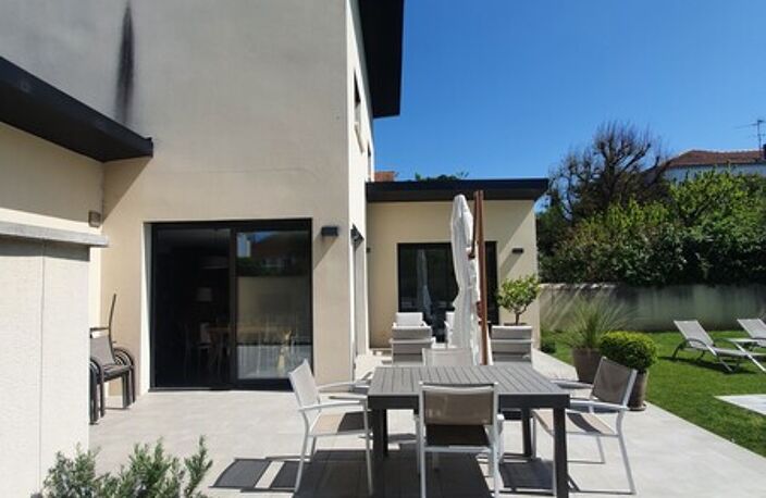 Villa — photo 3