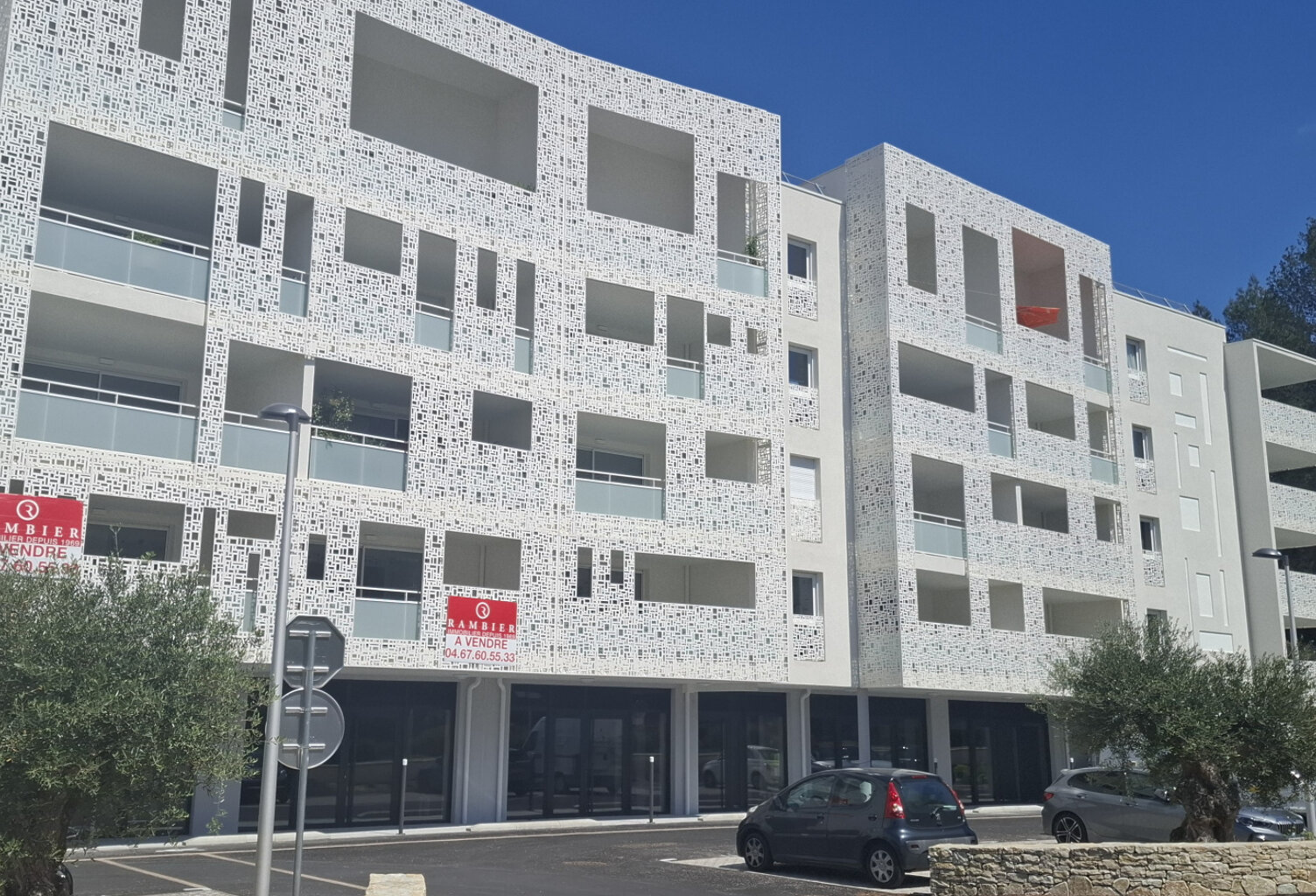 Local commercial à louer à Saint-Gély-du-Fesc   113 m2 - Rés — photo 1