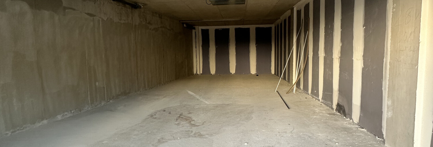 Commerce  74 m² à louer à Saint-Gély-du-Fesc (34980)