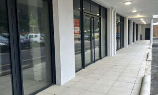 Commerce  91 m² à louer à Saint-Gély-du-Fesc (34980)