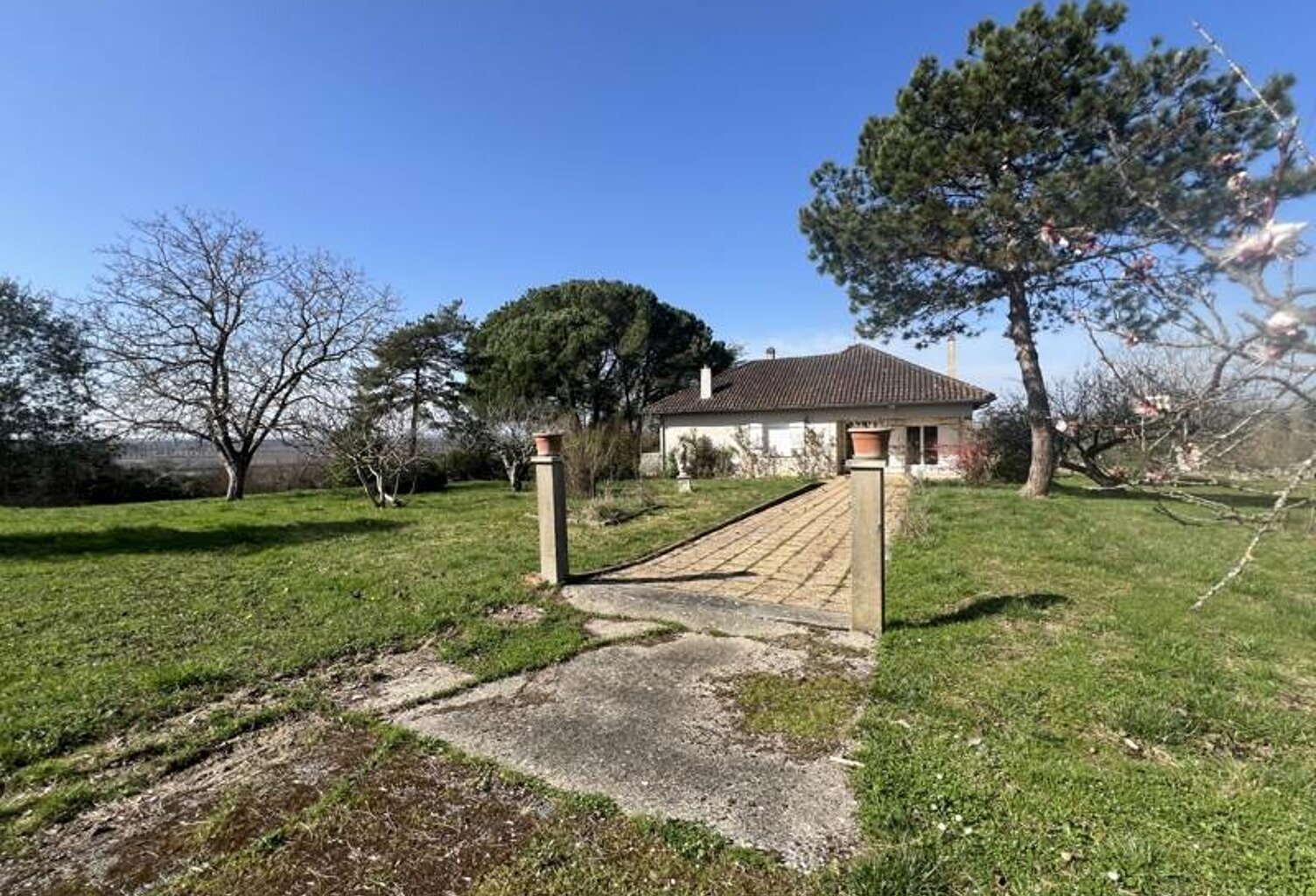 Vente maison 5 pièces 292 m² Tonneins (47400) — photo 1