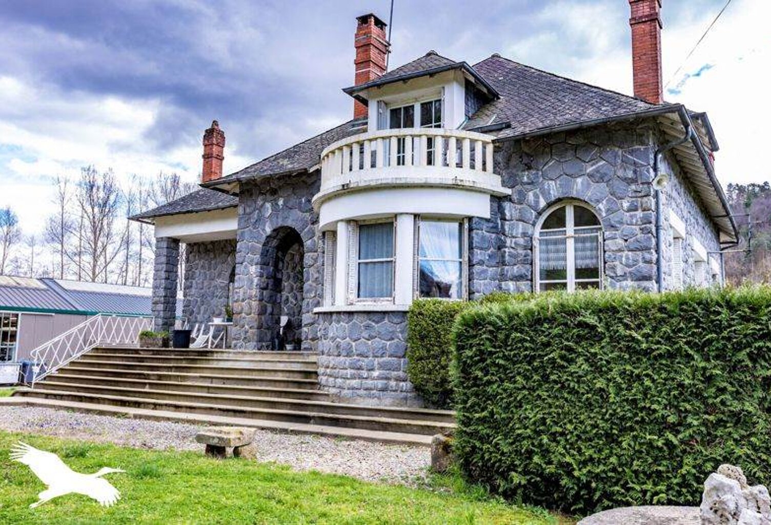 Maison en pierre de 8 pièces principales — photo 1
