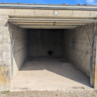 Garage  148400 €