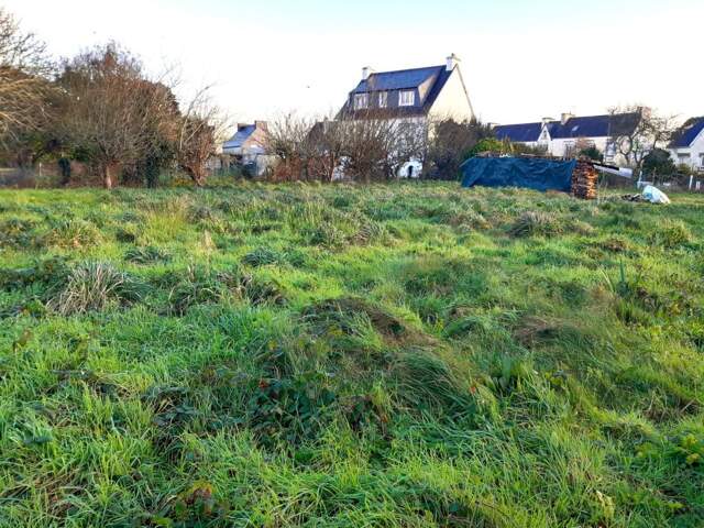 Terrain constructible d'env. 1000 m2, commodités à pied — photo du bien