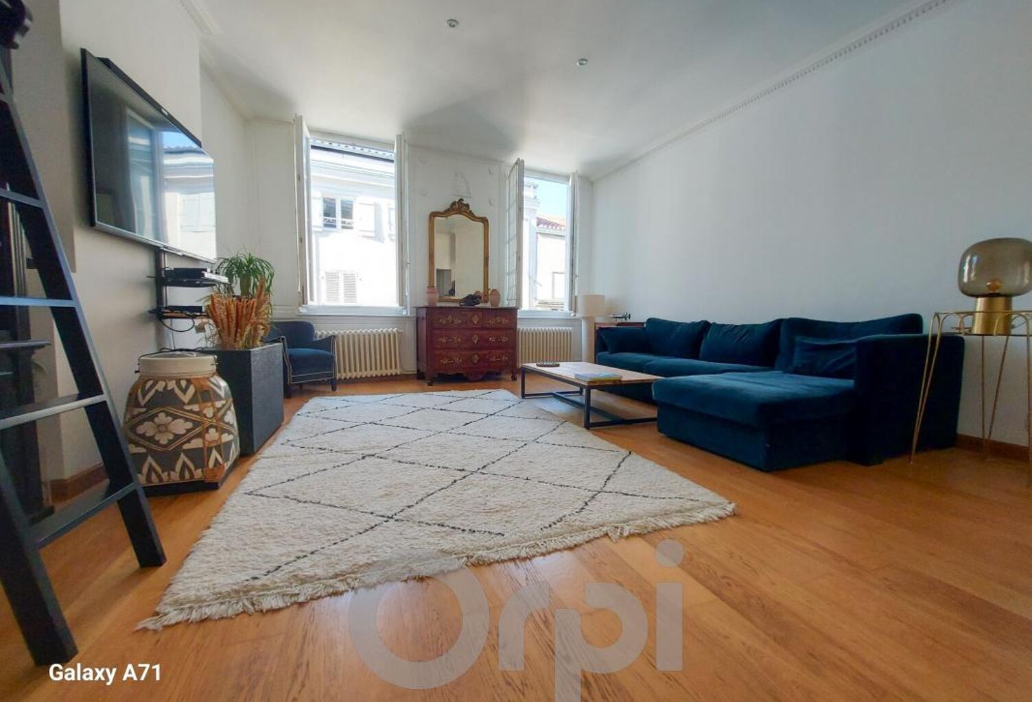 Appartement rénové à vendre – Hyper centre historique La Rochelle – 100 m², 2 chambres, proche Vieux Port — photo 1
