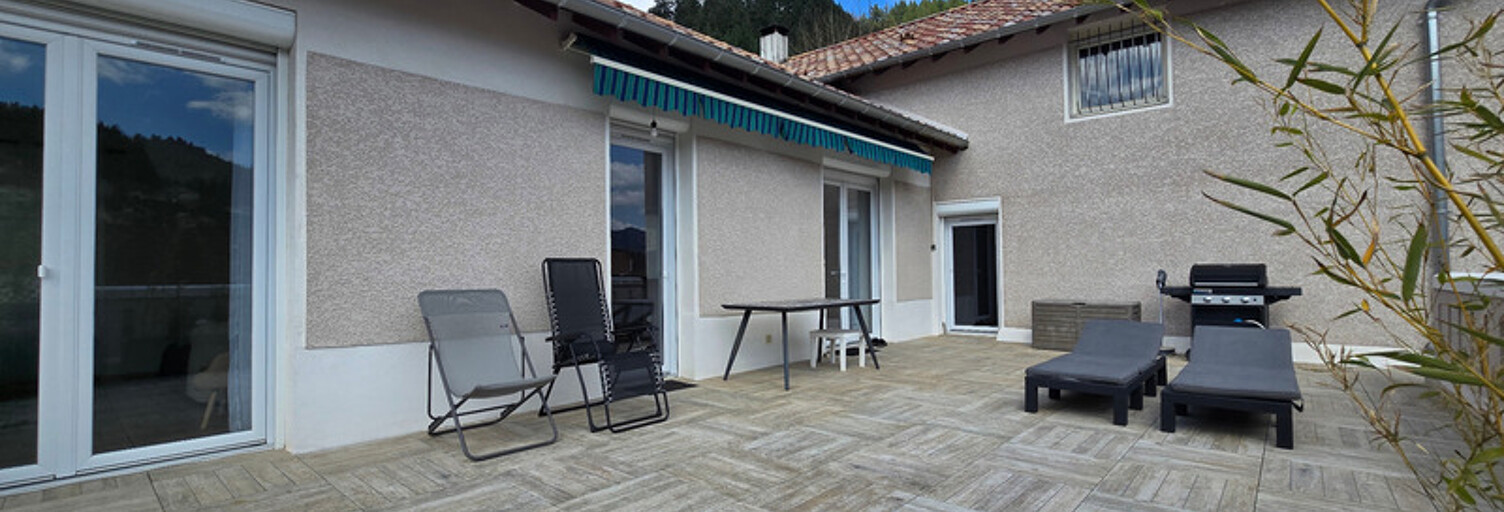 Maison 9 Pièces 230 m² à vendre à Le Cheylard (07160)