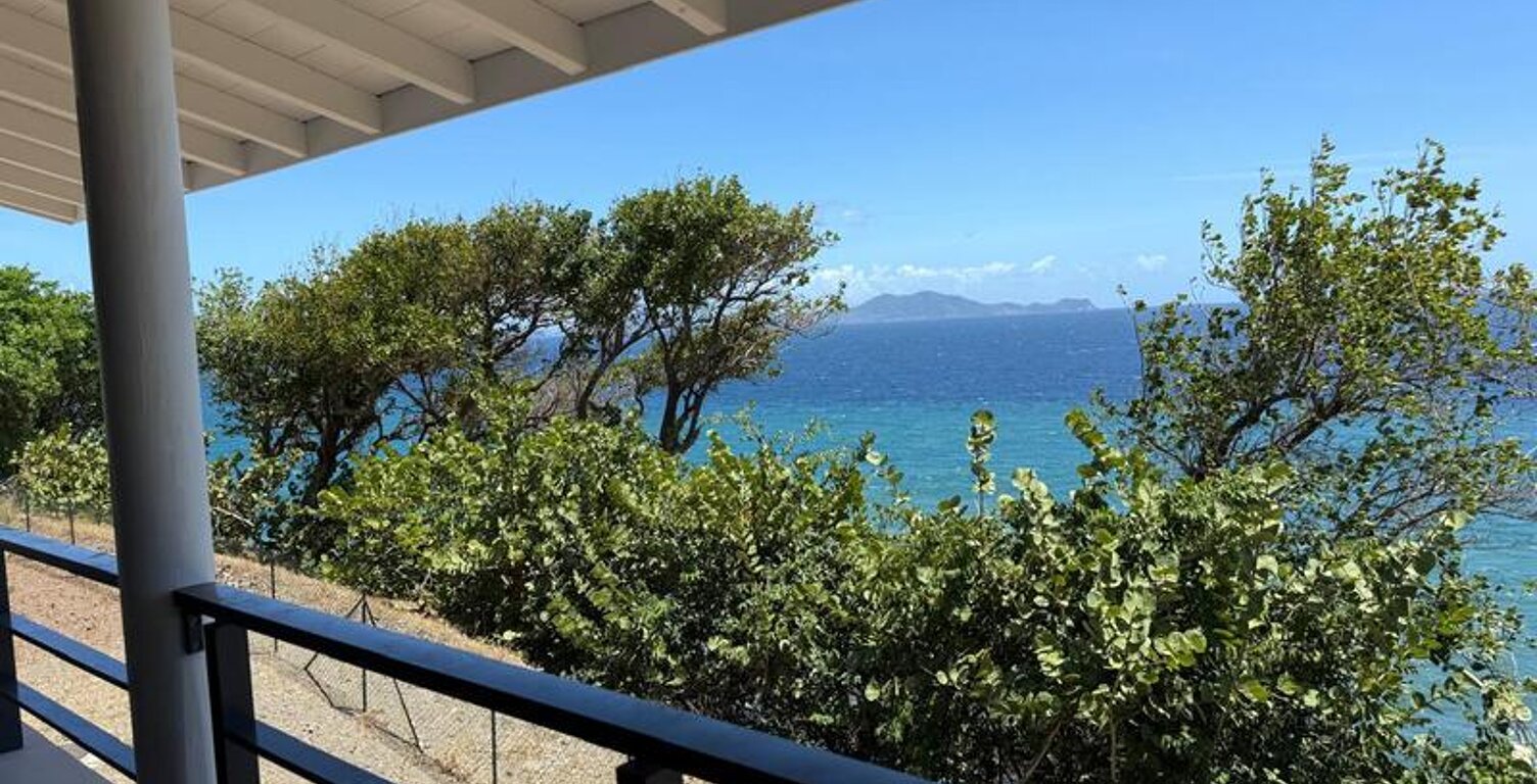 A VENDRE: Appartement T4 Duplex face à la mer à Vieux Fort — photo 1