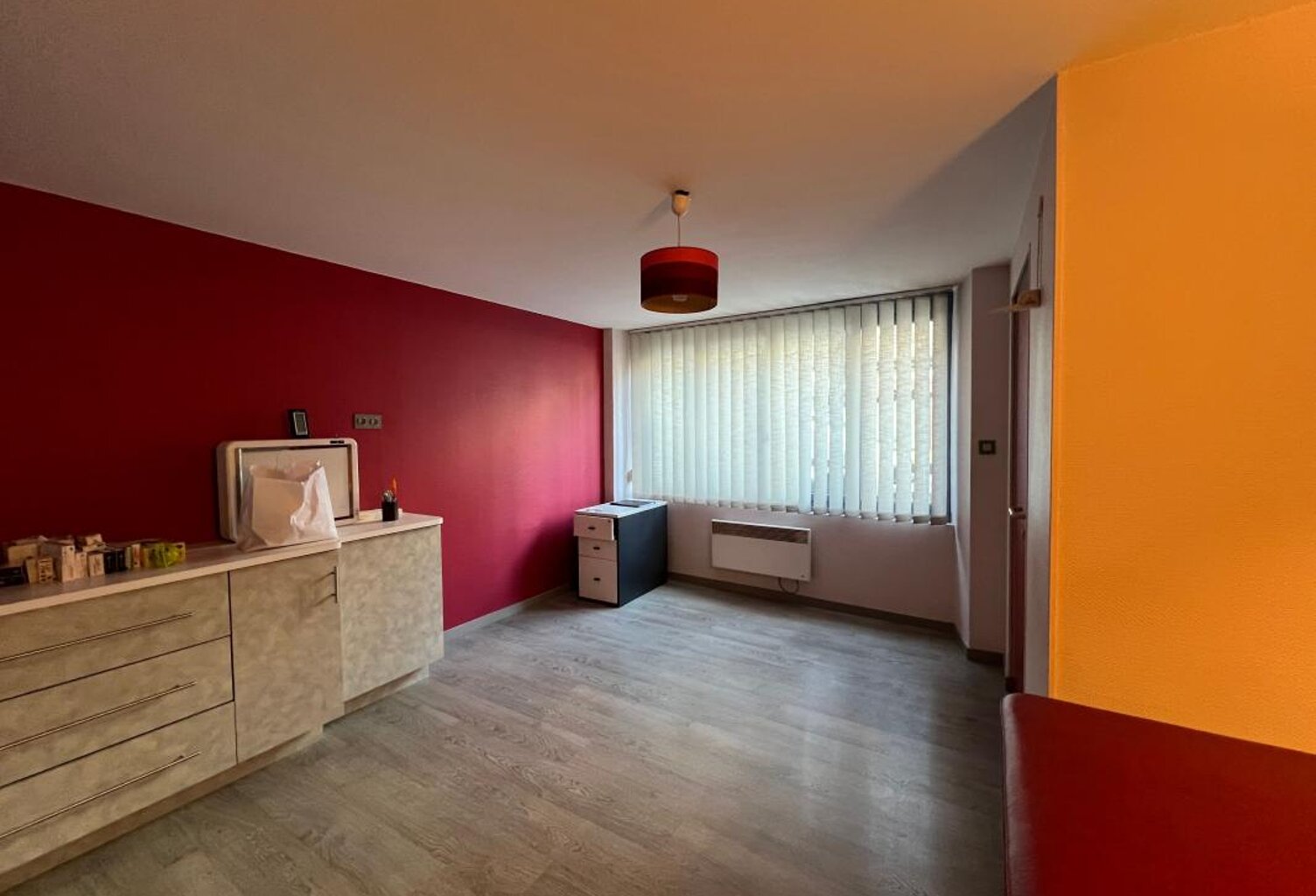 À VENDRE – RUMILLY CENTRE (74150) - LOCAL AVEC POTENTIEL DE TRANSFORMATION EN LOGEMENT — photo 1