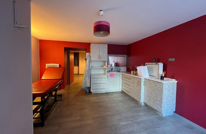 À VENDRE – RUMILLY CENTRE (74150) - LOCAL AVEC POTENTIEL DE TRANSFORMATION EN LOGEMENT — photo 2