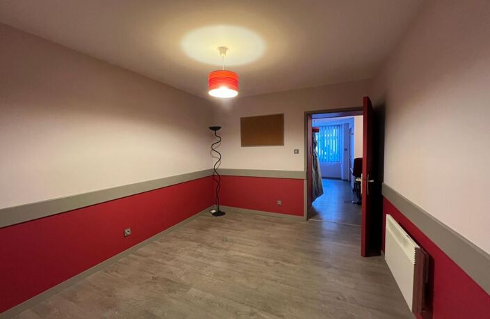 À VENDRE – RUMILLY CENTRE (74150) - LOCAL AVEC POTENTIEL DE TRANSFORMATION EN LOGEMENT — photo 3