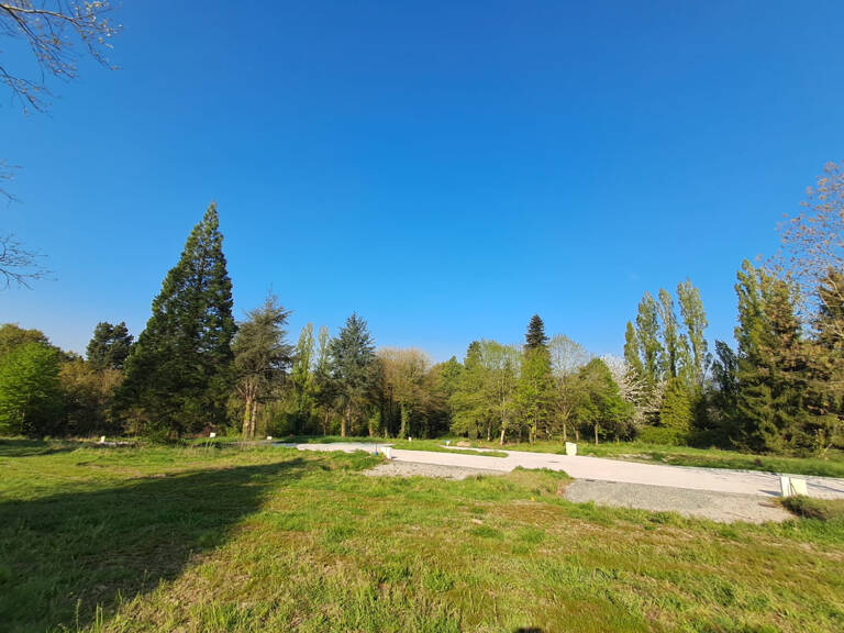 Terrain viabilisé de 1 101 m2 idéalement placé. — photo 1