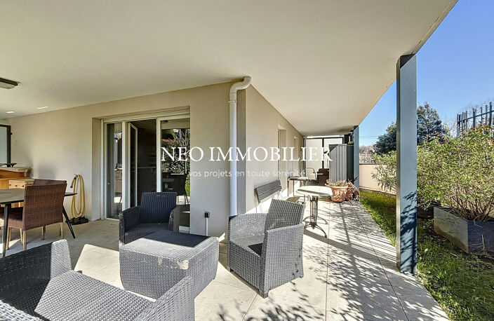 Appartement T3 en rez-de-jardin à Tassin-la-Demi-Lune / — photo 2